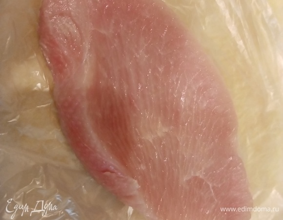 Для приготовления берем нарезку из 3 кусков индейки.