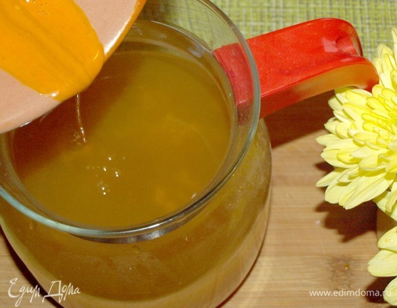 Добавляем облипиховое пюре. Размешать. Наш напиток готов.