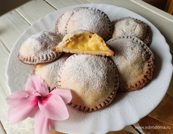 Готовое печенье остудить и посыпать сахарной пудрой. Приятного аппетита!