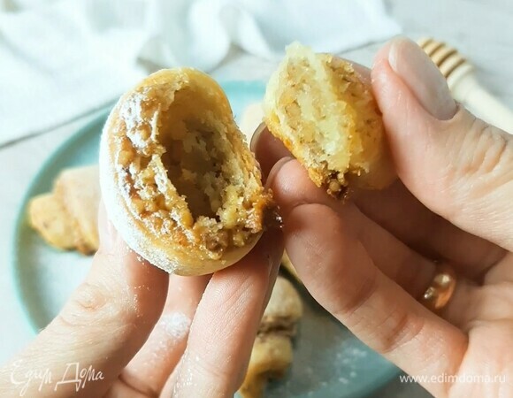 Остывшие рогалики посыпаем сахарной пудрой. ⠀<br />
🍴Приятного аппетита!🍴