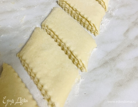 Нарезать на отдельные печенья.