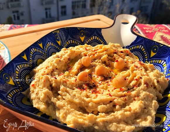 Наш вкусный и очень ароматный хумус готов.