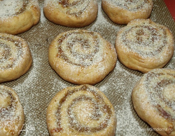 Посыпаем сахарной пудрой. Можно подавать!