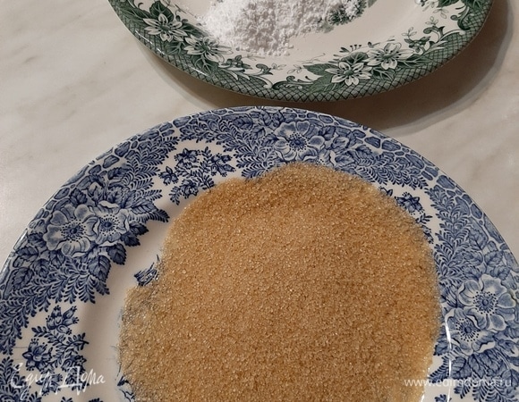 Подготовить сахар и сахарную пудру.