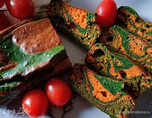 Запекать мраморный кекс в предварительно разогретой духовке при температуре 170°C около 35–40 минут. Остудить и подавать. Приятного аппетита!