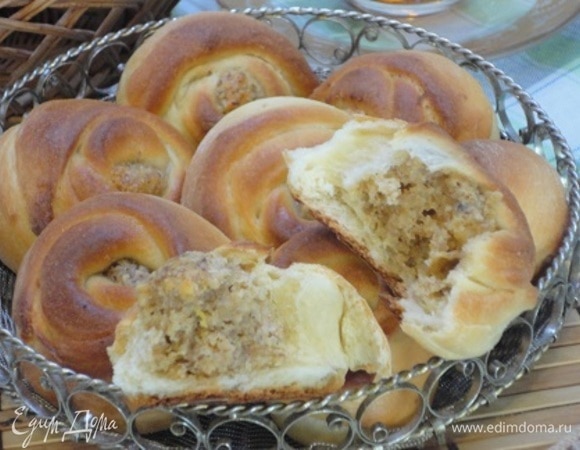 Необычная и интересная начинка в середине пышной булочки.