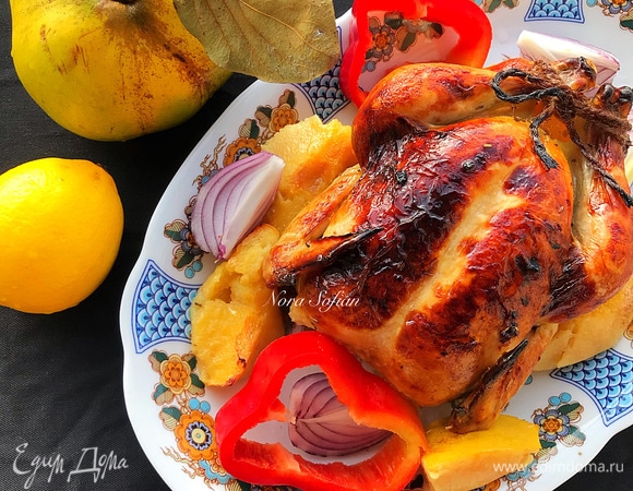 Увеличить температуру до 210°C, вернуть форму в духовку и дать курице зарумяниться 15–20 минут.