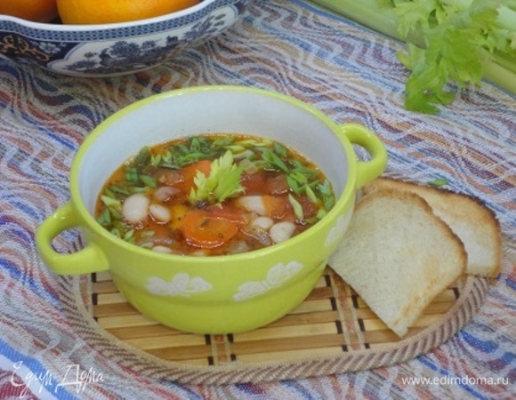 Накрыть крышкой, довести до кипения, выключить нагрев и томить 10–15 минут. Подавать с любимой зеленью.