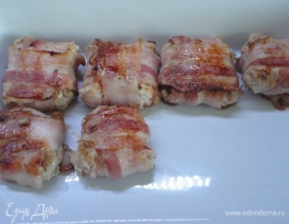 Выложить в форму для запекания.