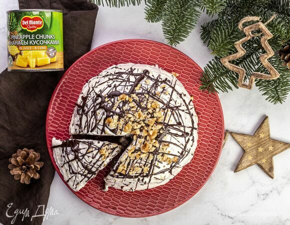 Подавайте охлажденный торт к праздничному столу. Приятного аппетита!