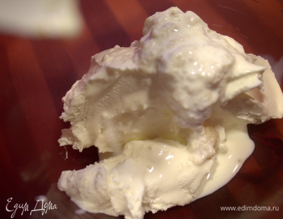 Влить сливки.