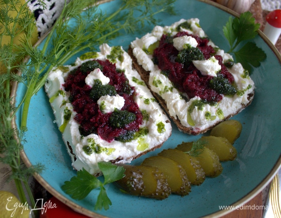 Подавала с огурчиком, но и так самодостаточный насыщенный вкус.