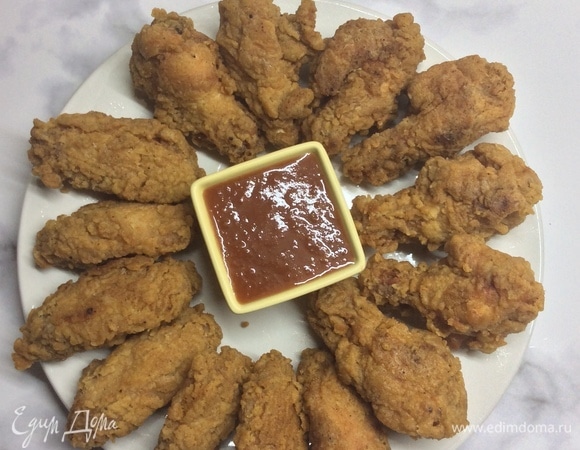 Достаем сочные хрустящие крылышки и наслаждаемся!