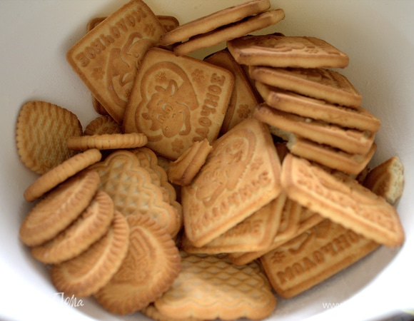 Берем любое печенье, которое хорошо крошится.