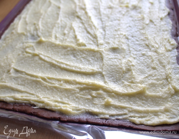 Распределить лопаткой.