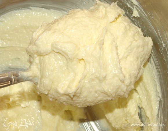 Взбиваем в кремообразную массу.