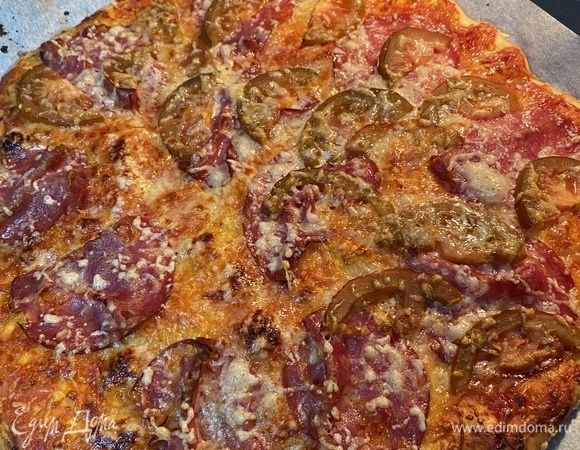 Выпекать 15 минут. Достать из духовки, посыпать тертым пармезаном и сразу подавать. Приятного аппетита!