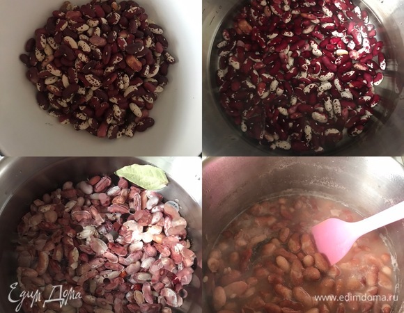 Пока подходит тесто, займемся начинкой. Фасоль хорошо промыть, залить небольшим количеством воды, поставить на огонь и дать закипеть. Дать покипеть минут 5–7, а потом слить воду и еще раз промыть. Опять залить фасоль водой, но уже большим количеством, поставить на огонь, дать закипеть, добавить одну столовую ложку растительного масла, лавровый лист и варить на медленном огне до готовности.