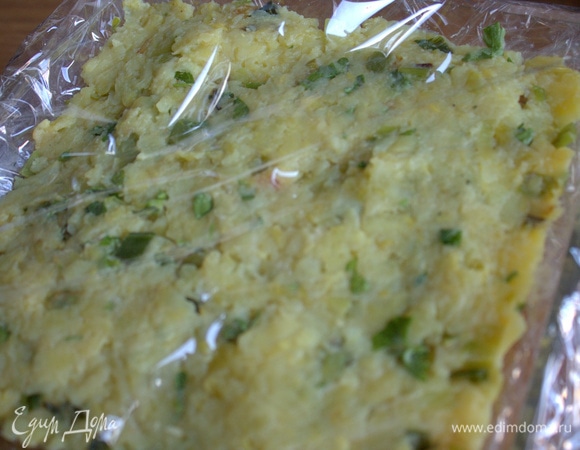 Накрыть пленкой и убрать в холодильник на ночь.