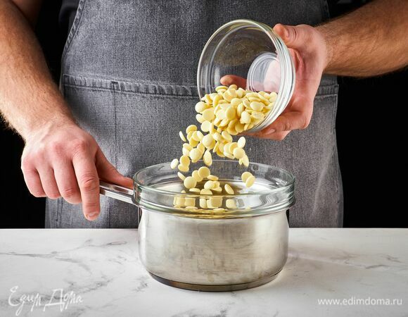 Шоколад растопите на паровой бане.