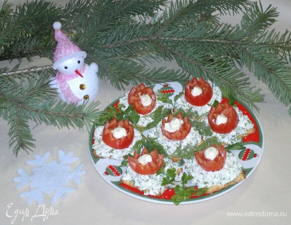 Закуску выложить на плоское блюдо. Украсить веточками петрушки и укропа.