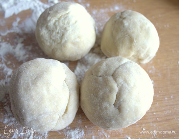 Скатать каждую в колобок.