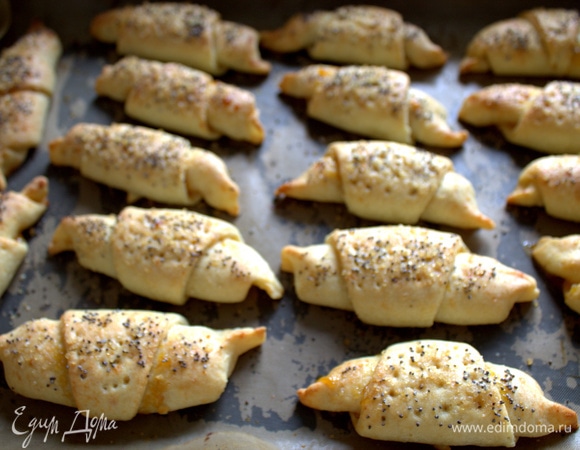 Выпекаем около 20 минут при 180°C партиями.