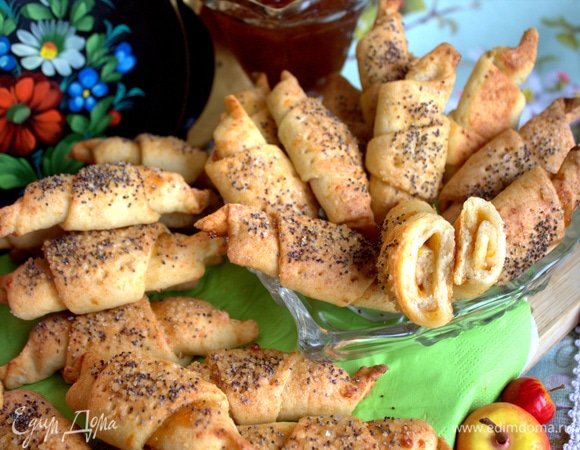 Хранить под крышкой — тогда они останутся мягкими.