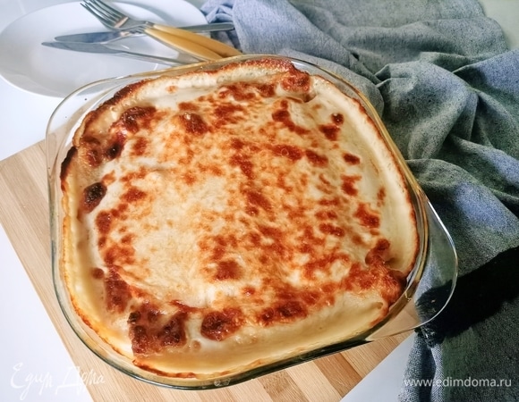 Форму с блинами отправить в духовку и запекать при температуре 180°C 20–25 минут, до образования румяной корочки. Приятного аппетита!