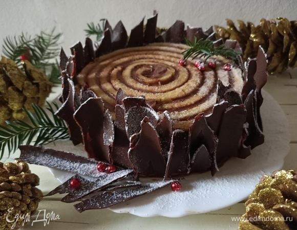 Готовый торт хранить в холодильнике. Приятного аппетита!