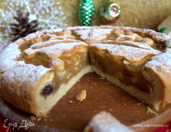 Корж в меру крошится, вполне перенесет перевозку в гости.