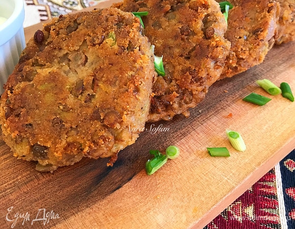 Жарить надо буквально 2–3 минуты с каждой стороны.