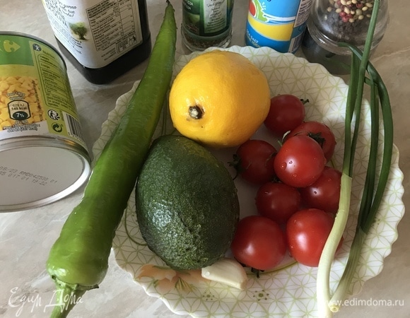 Я использую турецкий зеленый перец, он сладкий, но сюда также подходит зеленый острый перец. Выбирайте сами по вкусу, какой вам больше нравится.
