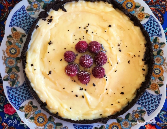 Поставить десерт в холодильник минимум на 3–4 часа.