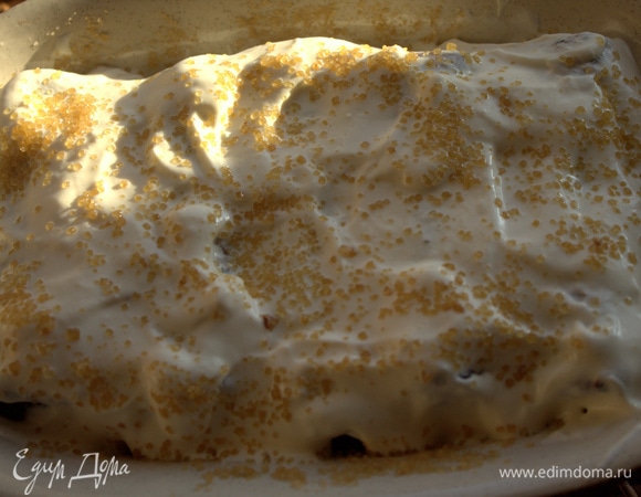 Вылить половину на блины.