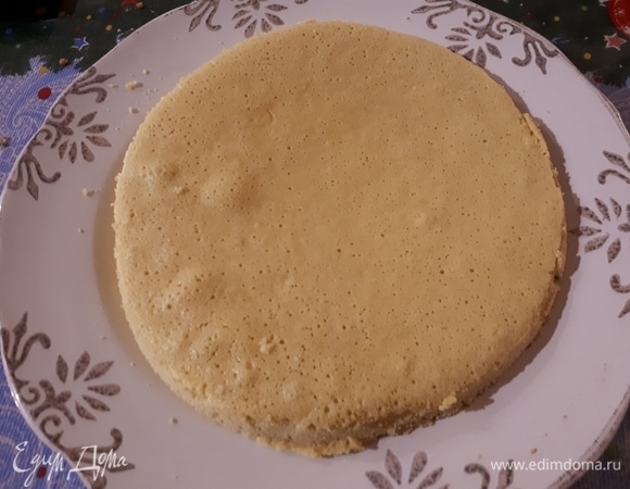 Дайте немного остыть, а затем пропитайте ромом (примерно 2 ст. л.).