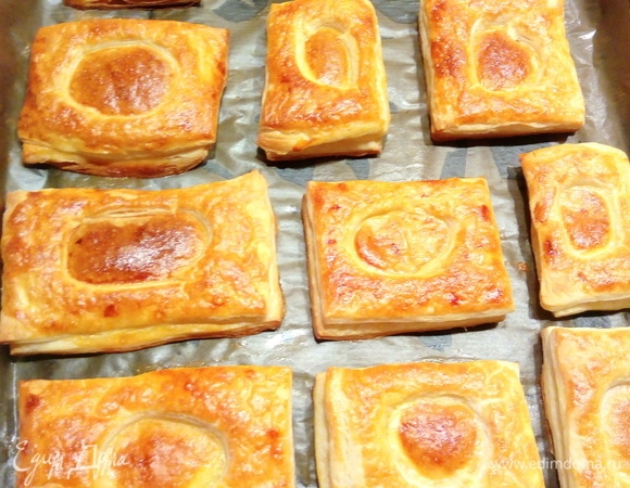 Выпекаем в духовке при 190°C около 20 минут. Достаем, остужаем.