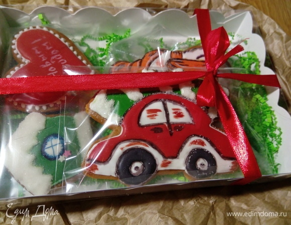 Готовые пряники красиво упаковываем в коробочки и дарим своим родным и близким!