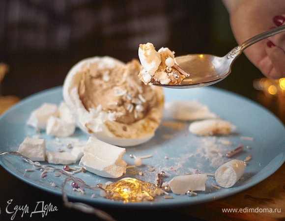Щедро зачерпываем ложкой и наслаждаемся! Идеально к шампанскому брют. С Новым годом!