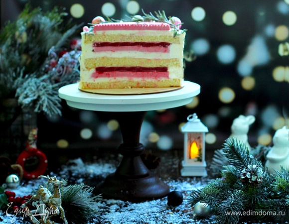 Даем торту застыть. Нарезаем горячим сухим ножом для ровности срезов.