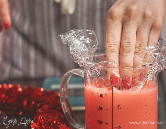 Накрыть пленкой в контакт и убрать до созревания в холодильник на ночь.