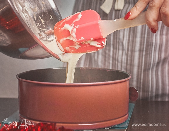 Выпекать двумя частями при температуре 160°C.