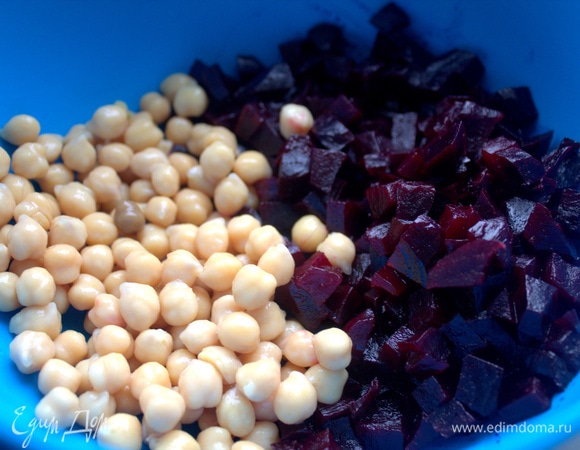 Соединить с нутом. Визуально должно быть примерно одинаковое количество.