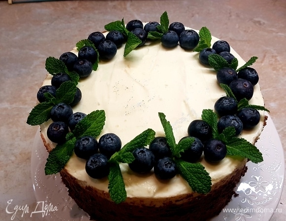 На следующий день украсить торт по своему желанию.