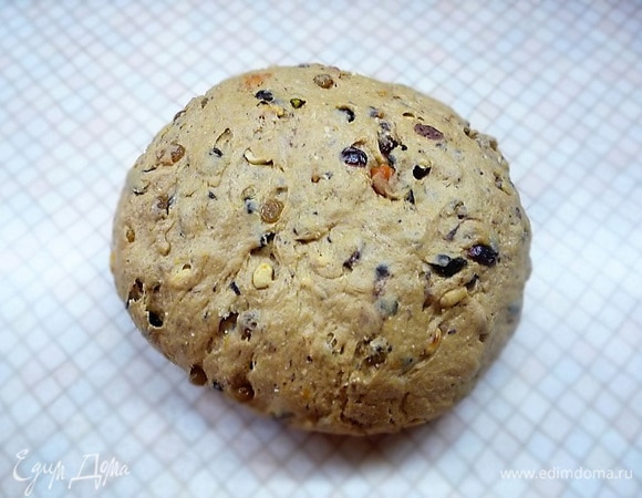 Вымешиваем мягкое тесто.