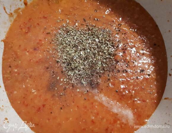 Поместите все ингредиенты в кухонный комбайн, добавьте один стакан бульона и один стакан кукурузного отвара, взбивайте до однородности. Затем перелейте в кастрюлю, посолите по вкусу и добавьте специи. Доведите до кипения и проварите 5 минут.