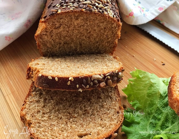 Готовый хлеб достать из духовки, сразу же вынуть из формы и остудить на решетке.