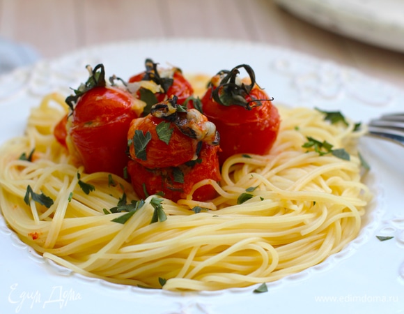 Если мякоти в черри мало или она очень водянистая, при приготовлении соуса можно добавить готовую пассату.
