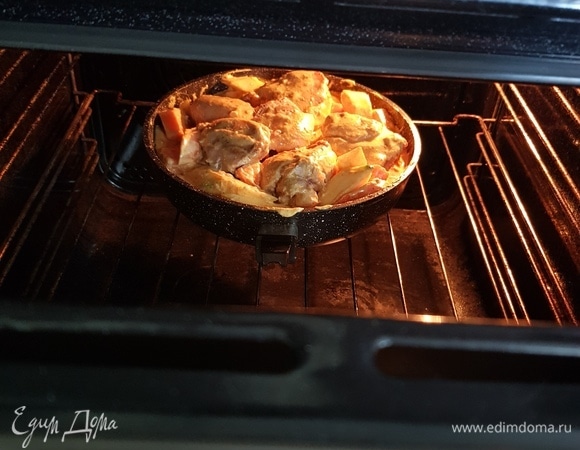 Ставим в духовку, запекаем 30 минут при 180°C.