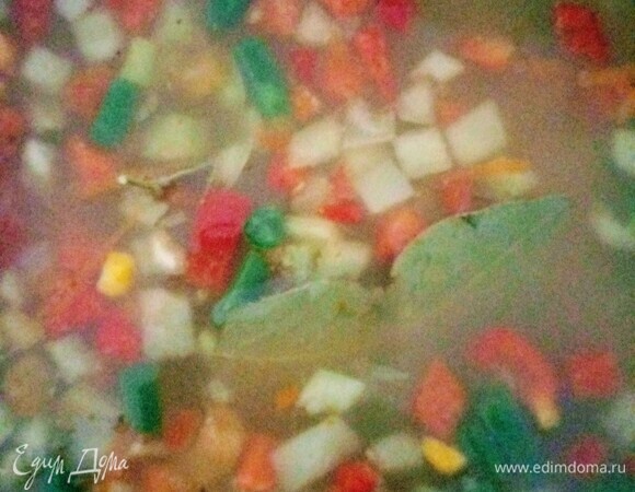 Добавить 1 г копченой паприки. Поперчить. Варить 15 мин.